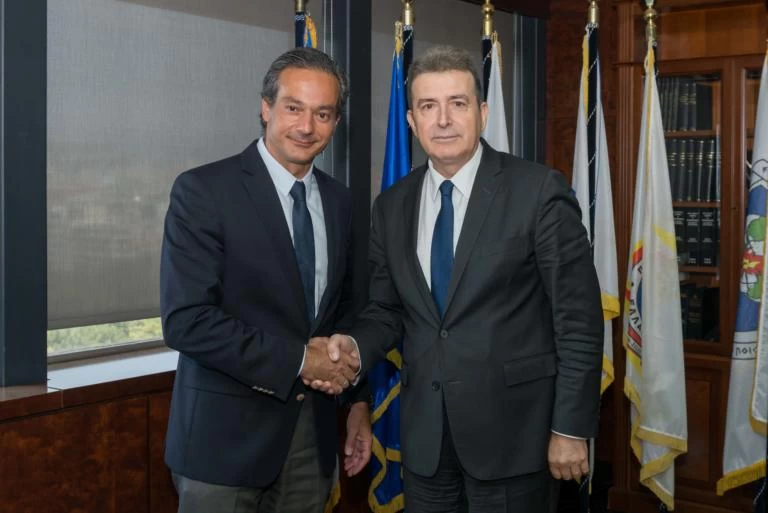 Μ. Χρυσοχοΐδης και Σταύρος Καφούνης σε σύσκεψη για θέματα ασφάλειας – Αστυνόμευση και παρεμπόριο κύρια θέματα συζήτησης